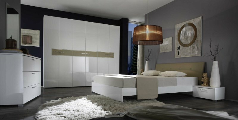 Schlafzimmer wei Hochglanz Lack / Siebdruck sand Italien Diamante